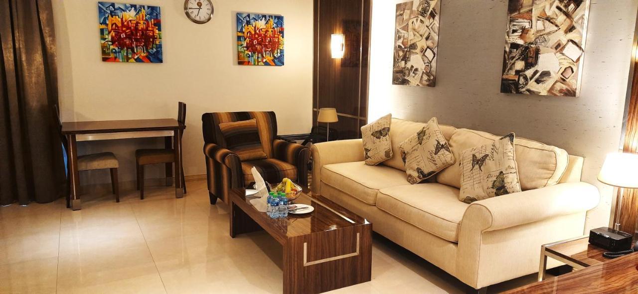 Tio Sea Resort Al Khor Exteriér fotografie A living room