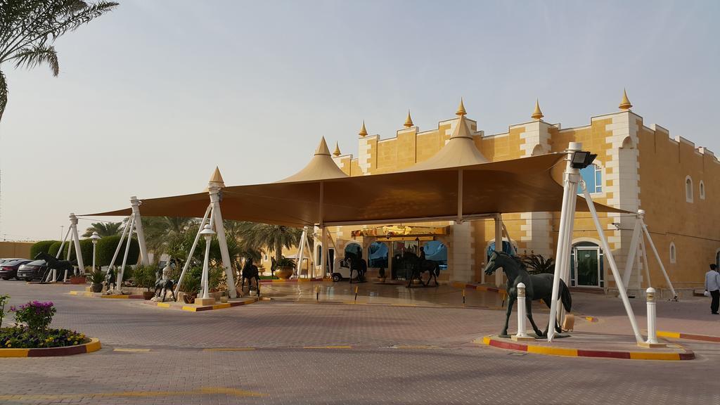 Tio Sea Resort Al Khor Exteriér fotografie Al-Shaqraa International Airport