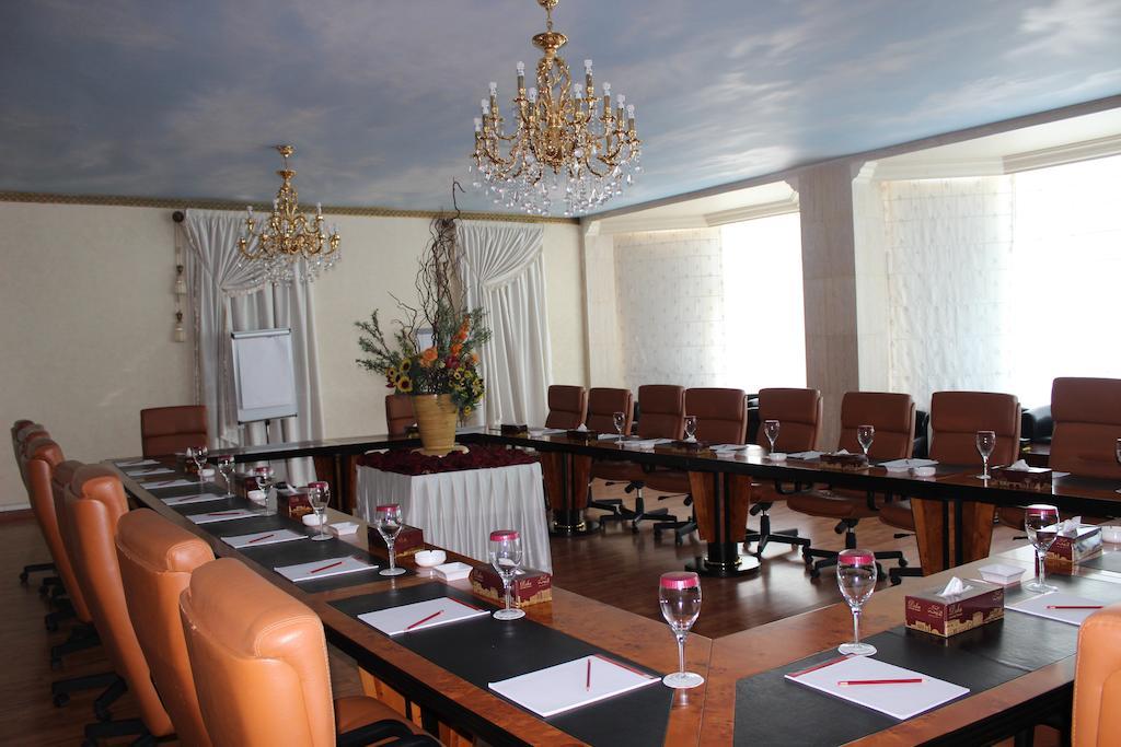 Tio Sea Resort Al Khor Exteriér fotografie The conference room