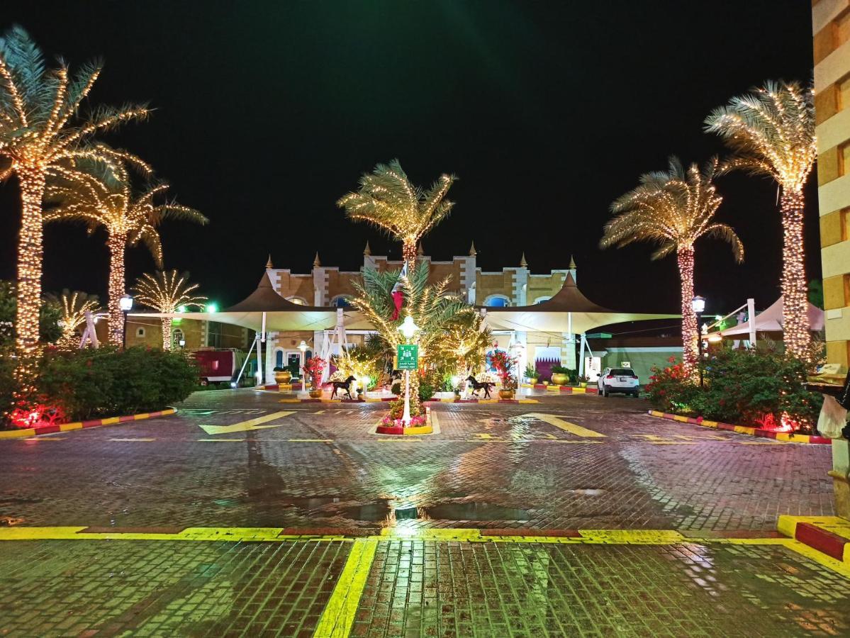 Tio Sea Resort Al Khor Exteriér fotografie The Village at North River